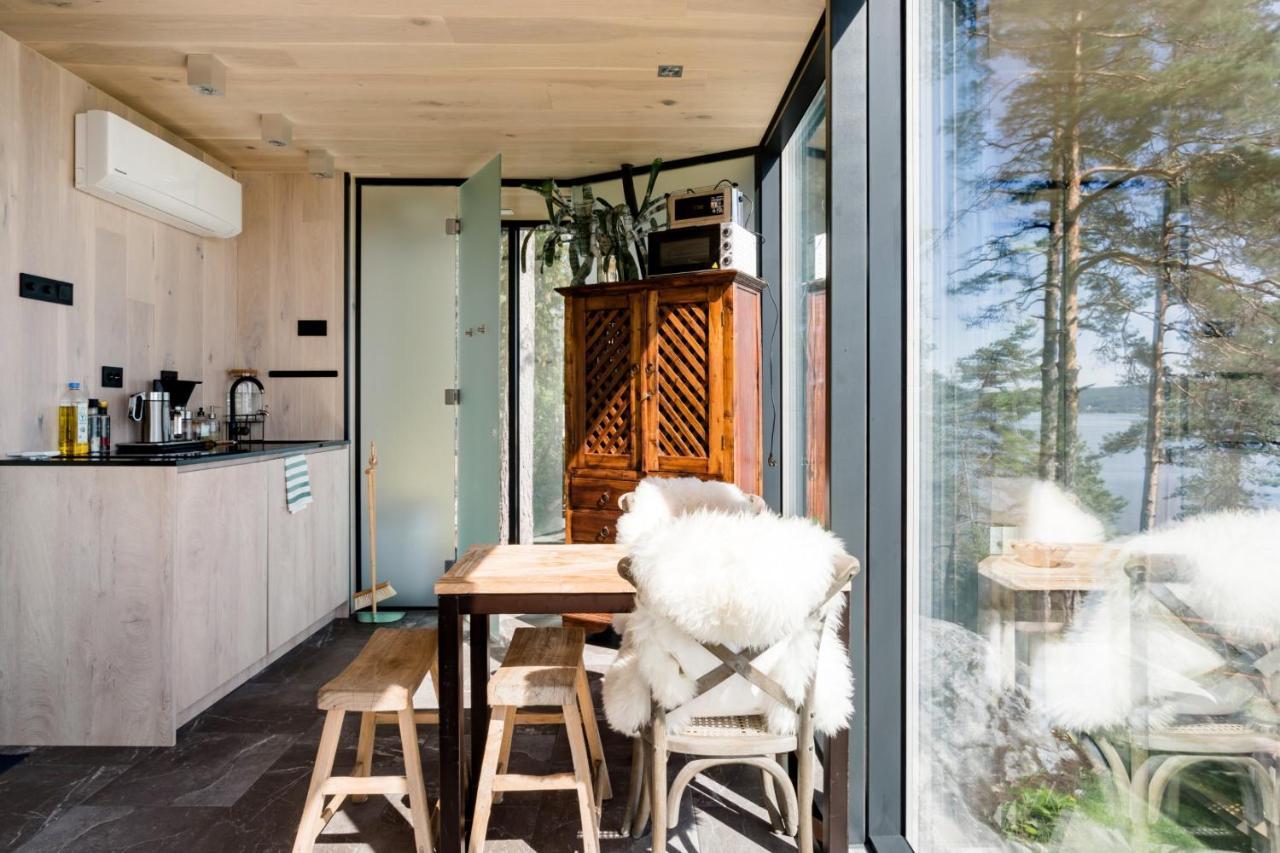 The Wonderinn Mirrored Glass - Wonderinn Delta Hektner